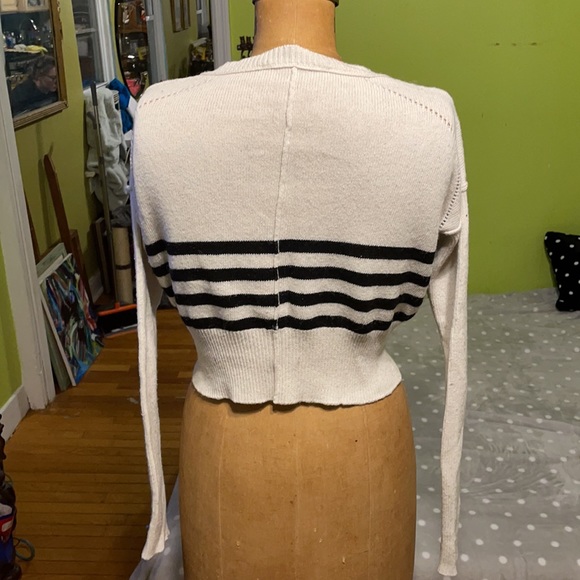 BCBG black and white sweater - Picture 3 of 5
